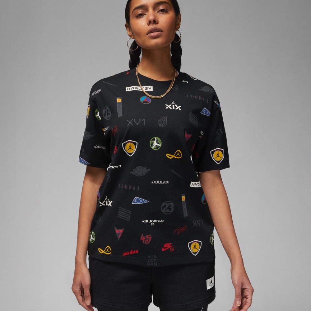 Jordan Women's Flight Graphic T-Shirt in Black loose fit Size Medium